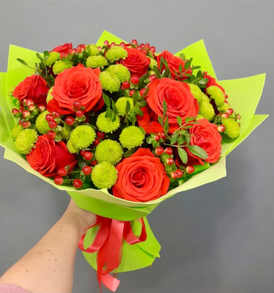 Букет цветов из: Хризантемы и Розы в Кадникове