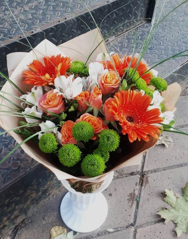 Букет цветов из: Герберы, Хризантемы, Альстромерии и Розы в Кадникове
