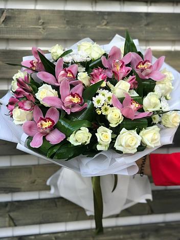 Букет цветов из: Розы и Хризантемы в Кадникове