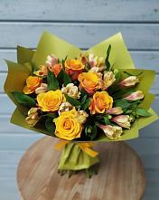 Букет цветов из:  Альстромерии и Розы в Кадникове