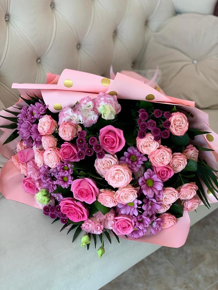 Букет цветов из: Хризантемы, Розы и Лизиантусы в Кадникове