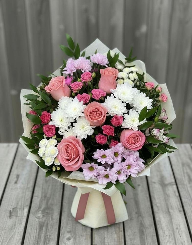 Букет цветов из: Альстромерии, Гвоздики, Розы и Хризантемы в Кадникове