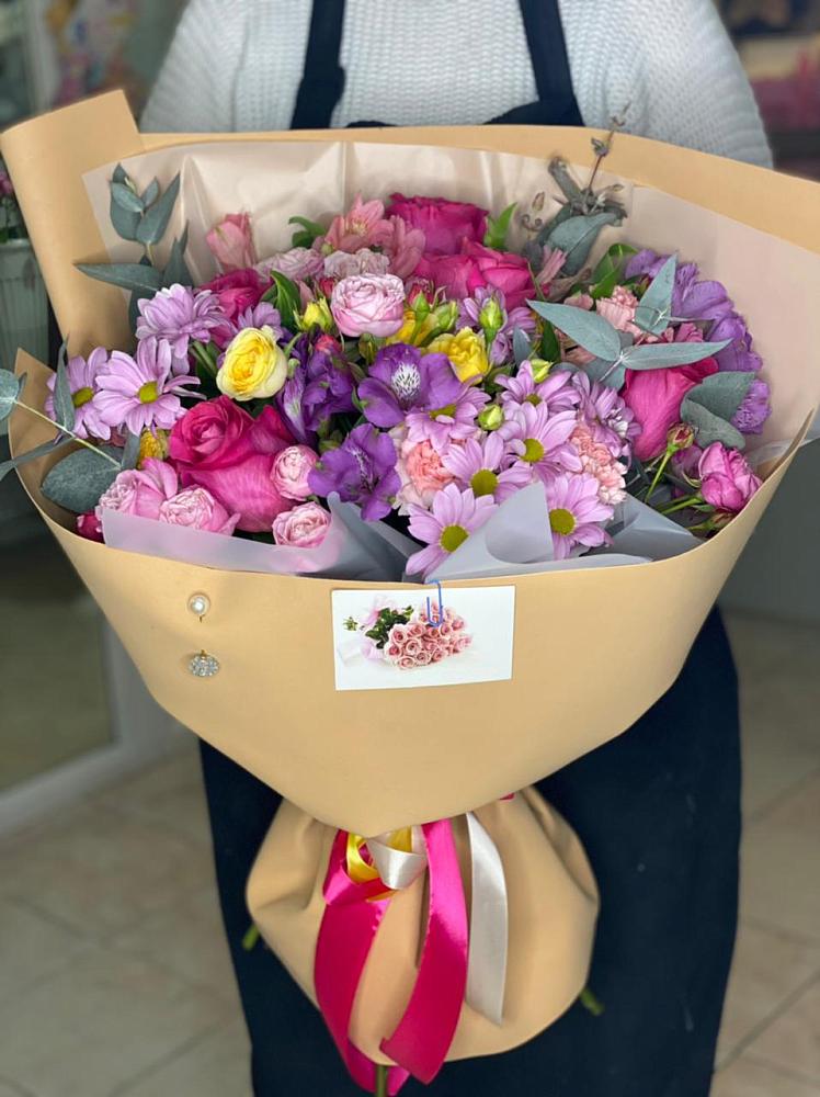 Букет цветов из: Хризантемы, Гвоздики и Альстромерии в Кадникове