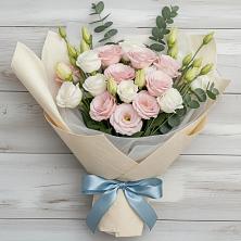 Букет цветов из:  Лизиантусы в Кадникове