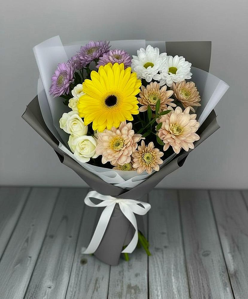 Букет цветов из: Розы, Герберы и Хризантемы в Кадникове