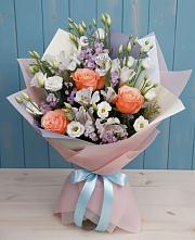 Букет цветов из:  Лизиантусы, Розы, Альстромерии и Гипсофила в Кадникове