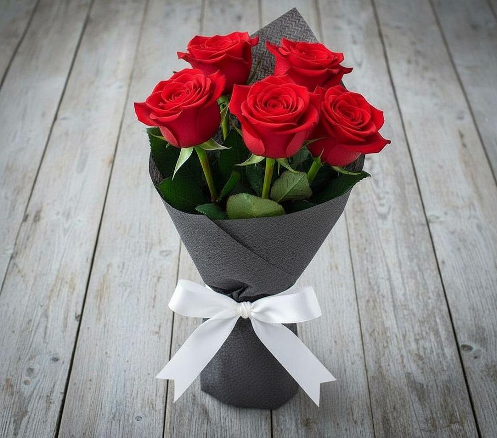 Букет 5 Красных роз Эдлесс Лав в Кадникове