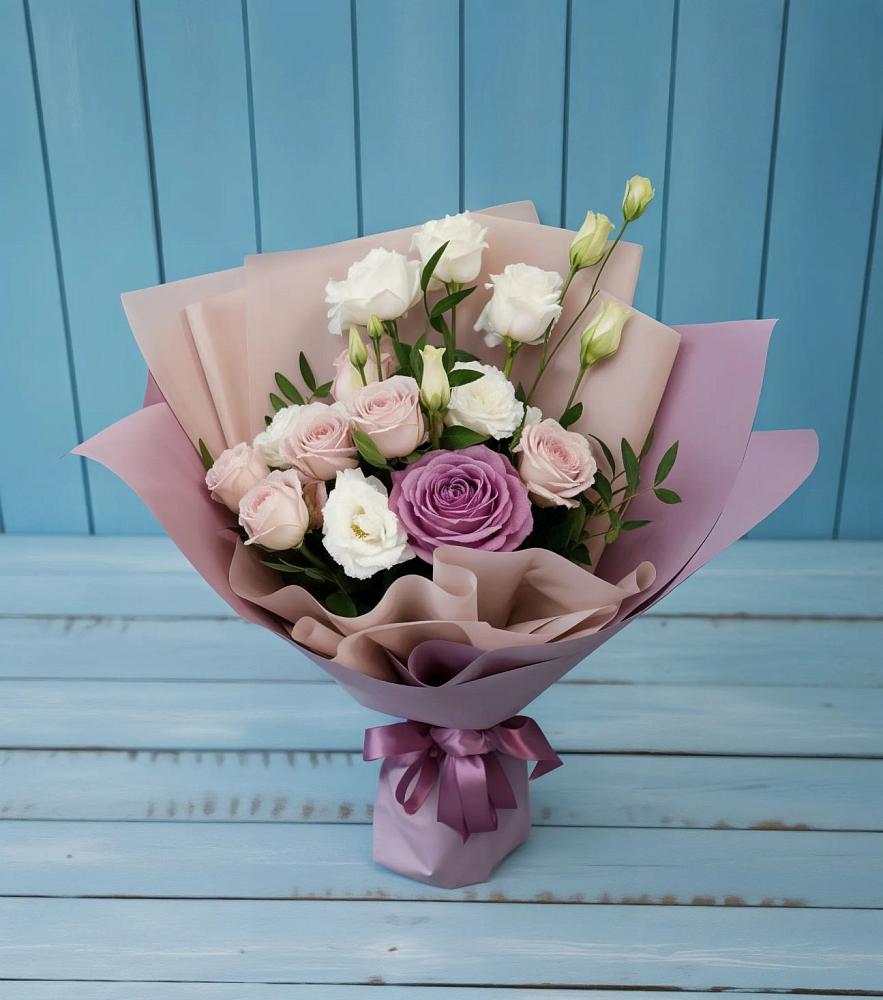 Букет цветов из: Розы и Лизиантусы в Кадникове